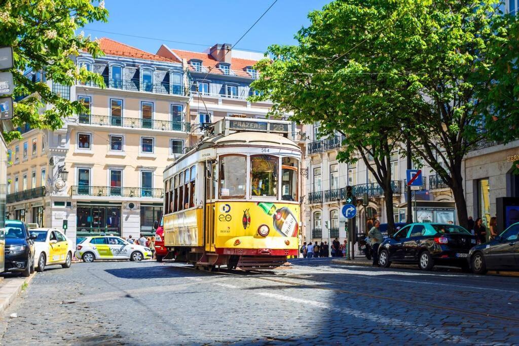 Trendy Chiado Flat Apartment Lisbon Luaran gambar